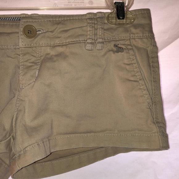 Abercrombie &Fitch 00 khaki shorts - Picture 2 of 8